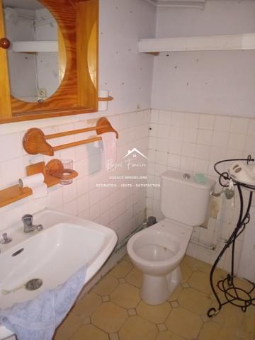 Dans un hameau, avec vue sur la nature