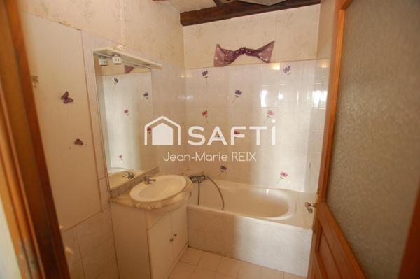 Grande maison de ville 230 m² – Fort potentiel – Jardin et grange