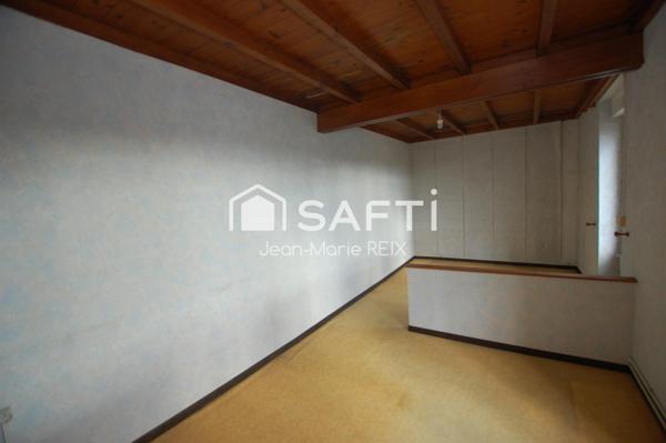 Grande maison de ville 230 m² – Fort potentiel – Jardin et grange