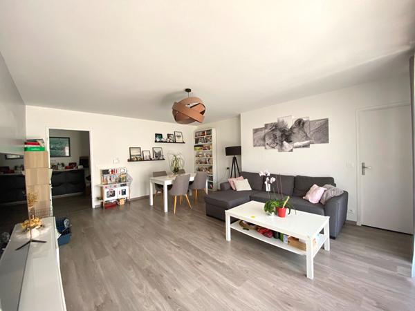 EXCLUSIVITÉ - APPARTEMENT DE 3 PIECES A VENDRE AUX CLAYES-SOUS-BOIS