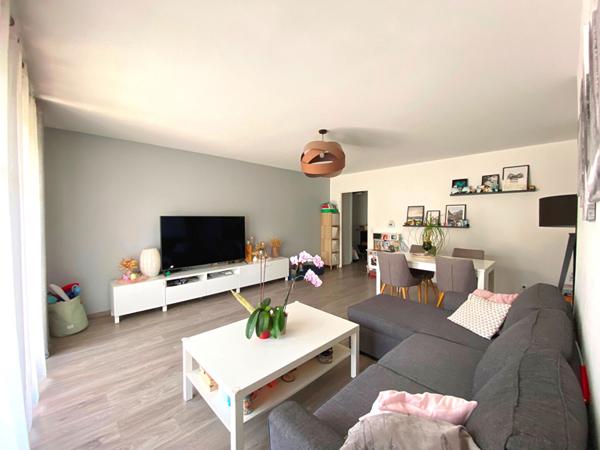 EXCLUSIVITÉ - APPARTEMENT DE 3 PIECES A VENDRE AUX CLAYES-SOUS-BOIS