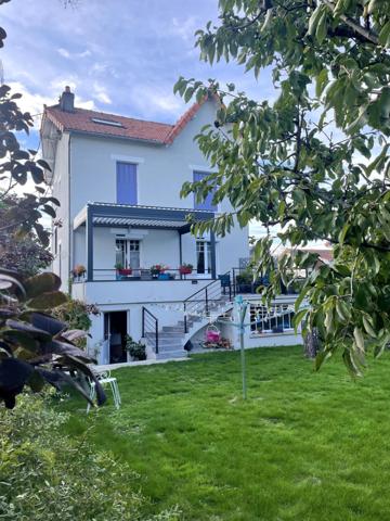 Maison familiale 4 chambres avec pergola