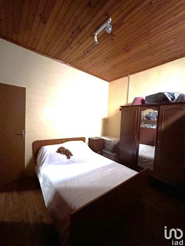 Maison 5 pièces de 118 m² à Saint-Cyprien (24220)