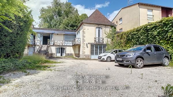 Maison Le Bugue 10 pièce(s) 185 m2