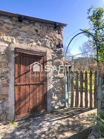 Charmante maison en pierres avec grand jardin