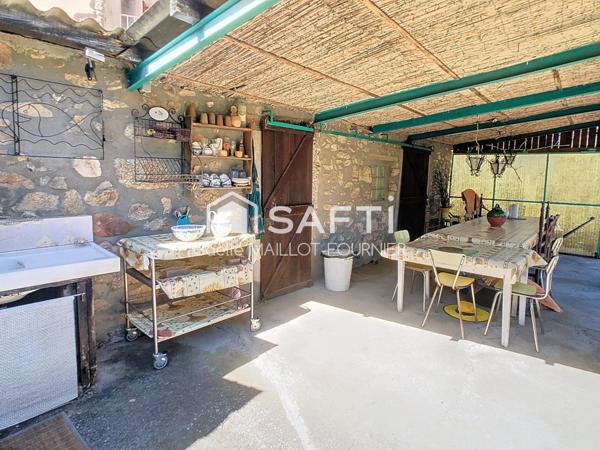 Charmante maison en pierres avec grand jardin