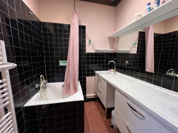 Cannes – A Louer - Grand Studio Meublé avec Balcon