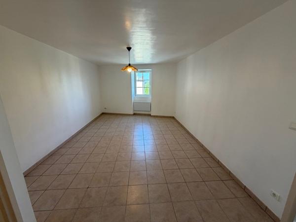 Appartement à louer 499 € CC Bessines-sur-Gartempe 2 p 49 m² DPE D