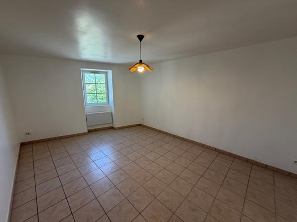 Appartement à louer 499 € CC Bessines-sur-Gartempe 2 p 49 m² DPE D