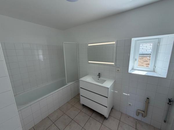 Appartement à louer 499 € CC Bessines-sur-Gartempe 2 p 49 m² DPE D