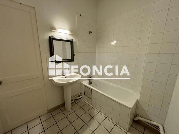 Location Studio 35.24 m² - 144 RUE GERLAND Lyon 69007