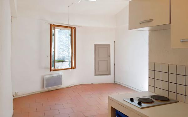 Immeuble à vendre    5 pièces • 108,76 m2 Forcalquier