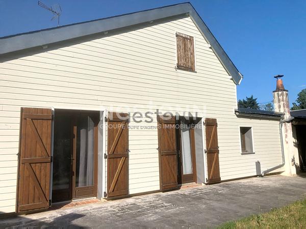 Maison familiale restaurée 195 m² - proche bourg de Contres - 7 pièces - 4 à 5 chambres - proximité toutes commodités