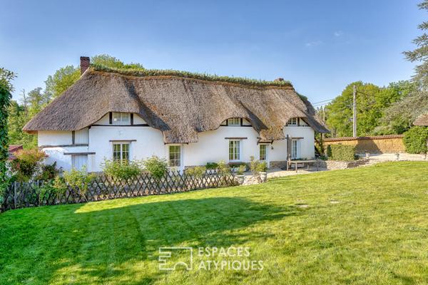 Ensemble de 2 chaumières dans un cadre paisible avec piscine