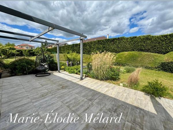 Maison individuelle  familiale 4 chambres + un bureau sur 10,79 ares COSNES-ET-ROMAIN