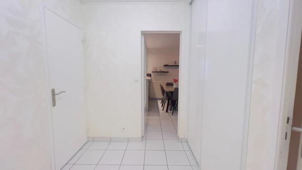 Dpt Finistère (29), à vendre QUIMPER appartement T3 meublé de 63 m² habitable - Cave.