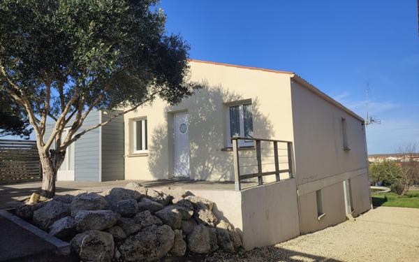 Maison à vendre    5 pièces •  Port-des-Barques