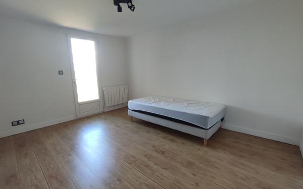 Maison à vendre    5 pièces •  Port-des-Barques