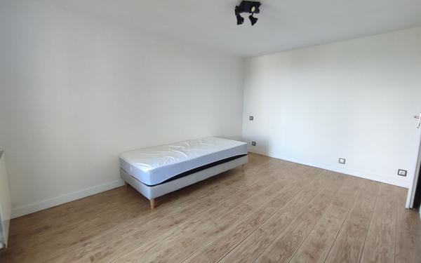 Maison à vendre    5 pièces •  Port-des-Barques