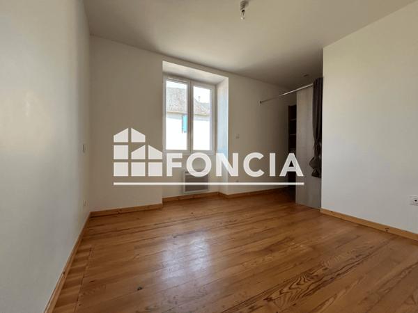 Location Appartement 4 pièces 69.16 m² - 4 RUE CHATEAU DE LASSALLE Buzy 64260