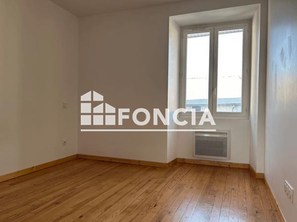 Location Appartement 4 pièces 69.16 m² - 4 RUE CHATEAU DE LASSALLE Buzy 64260