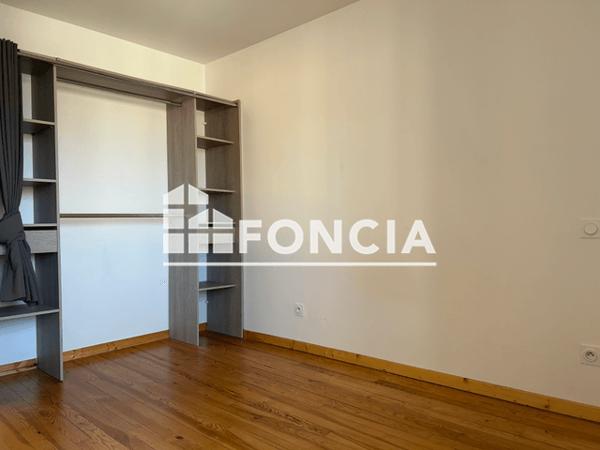 Location Appartement 4 pièces 69.16 m² - 4 RUE CHATEAU DE LASSALLE Buzy 64260