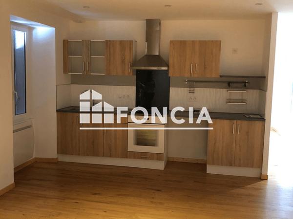 Location Appartement 4 pièces 69.16 m² - 4 RUE CHATEAU DE LASSALLE Buzy 64260