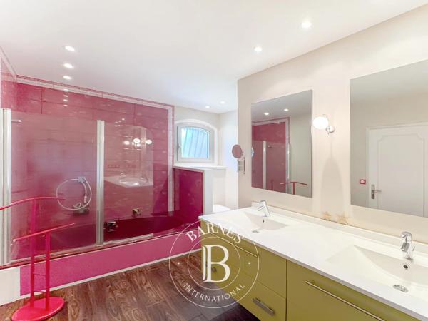 Chambéry, Maison 4 Chambres -  248 m² à vendre