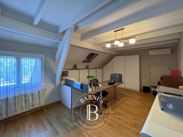 Chambéry, Maison 4 Chambres -  248 m² à vendre