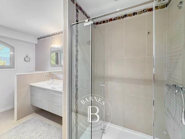 Chambéry, Maison 4 Chambres -  248 m² à vendre