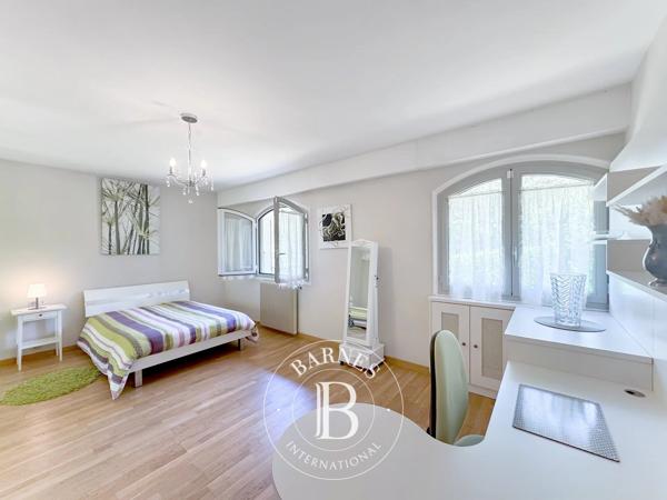 Chambéry, Maison 4 Chambres -  248 m² à vendre