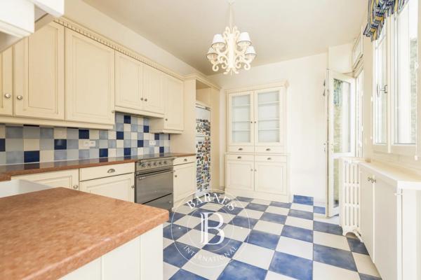 Neuilly-sur-Seine, Hôtel particulier 4 Chambres -  300 m² à vendre
