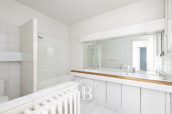 Neuilly-sur-Seine, Hôtel particulier 4 Chambres -  300 m² à vendre