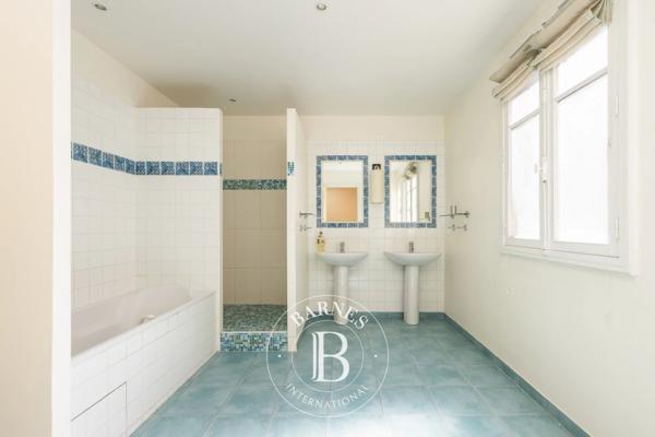 Neuilly-sur-Seine, Hôtel particulier 4 Chambres -  300 m² à vendre