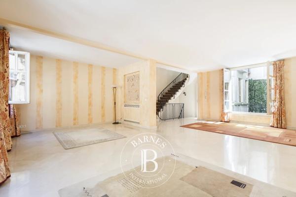 Neuilly-sur-Seine, Hôtel particulier 4 Chambres -  300 m² à vendre