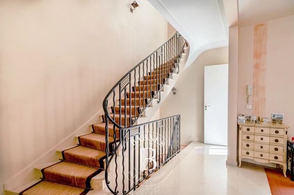 Neuilly-sur-Seine, Hôtel particulier 4 Chambres -  300 m² à vendre