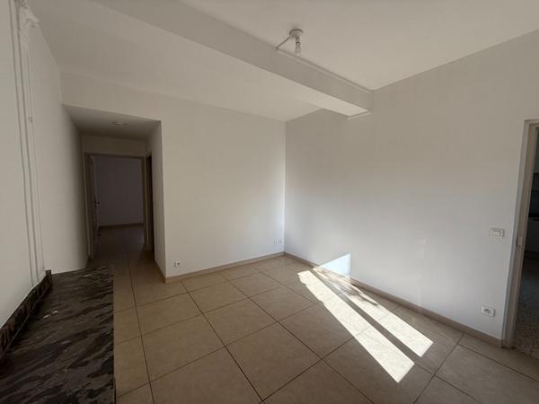 APPARTEMENT 2 CHAMBRES AVEC JARDIN COMMUN