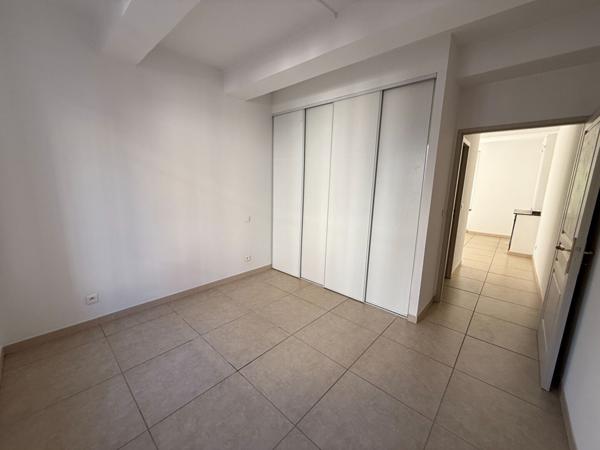 APPARTEMENT 2 CHAMBRES AVEC JARDIN COMMUN