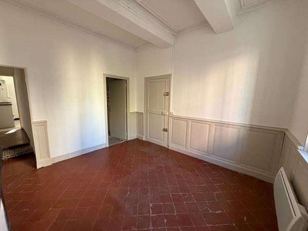 APPARTEMENT 2 CHAMBRES AVEC JARDIN COMMUN