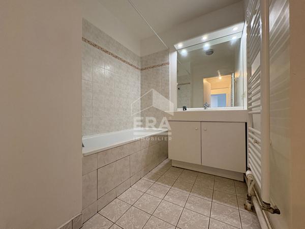 Appartement 2 pièce(s) 47 m2 : Future gare Ligne 18 à 0,7km à pied (Villaroy)