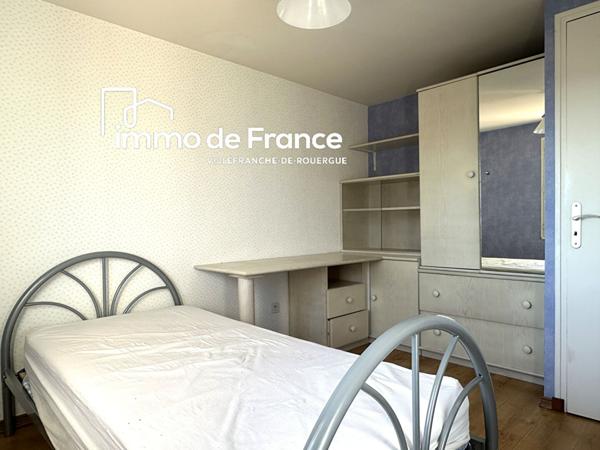 Plain-pied de 119 m², 4 chambres, bureau, 2 garages sur terrain de 1013 m²