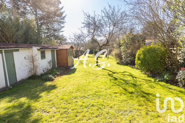 House for sale 9 rooms 195 m² Verrières-le-Buisson