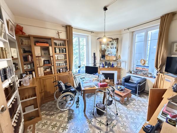 Villeneuve-les-Corbières (11360) Maison de Maître F6 de 460 m2 avec piscine et terrain de 1350 m2