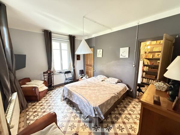 Villeneuve-les-Corbières (11360) Maison de Maître F6 de 460 m2 avec piscine et terrain de 1350 m2