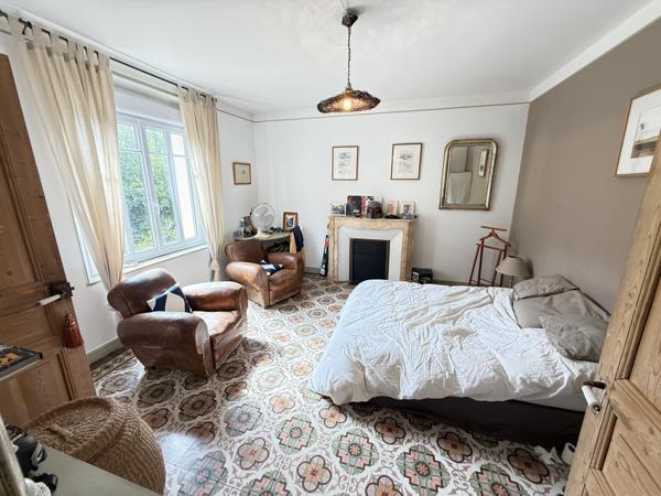 Villeneuve-les-Corbières (11360) Maison de Maître F6 de 460 m2 avec piscine et terrain de 1350 m2