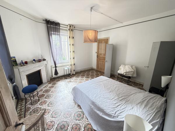 Villeneuve-les-Corbières (11360) Maison de Maître F6 de 460 m2 avec piscine et terrain de 1350 m2