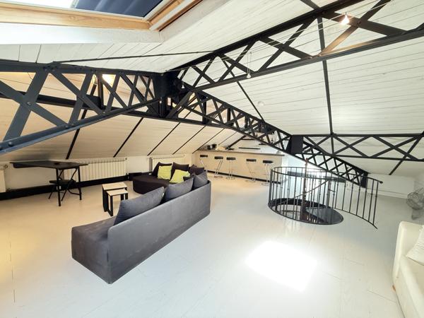 Villeneuve-les-Corbières (11360) Maison de Maître F6 de 460 m2 avec piscine et terrain de 1350 m2