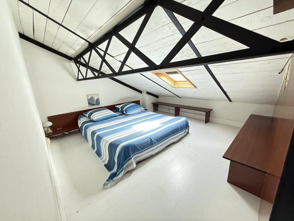 Villeneuve-les-Corbières (11360) Maison de Maître F6 de 460 m2 avec piscine et terrain de 1350 m2