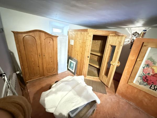 Villeneuve-les-Corbières (11360) Maison de Maître F6 de 460 m2 avec piscine et terrain de 1350 m2