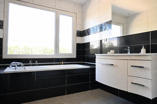 Maison T5 de plain pied – Montlegun – grand garage